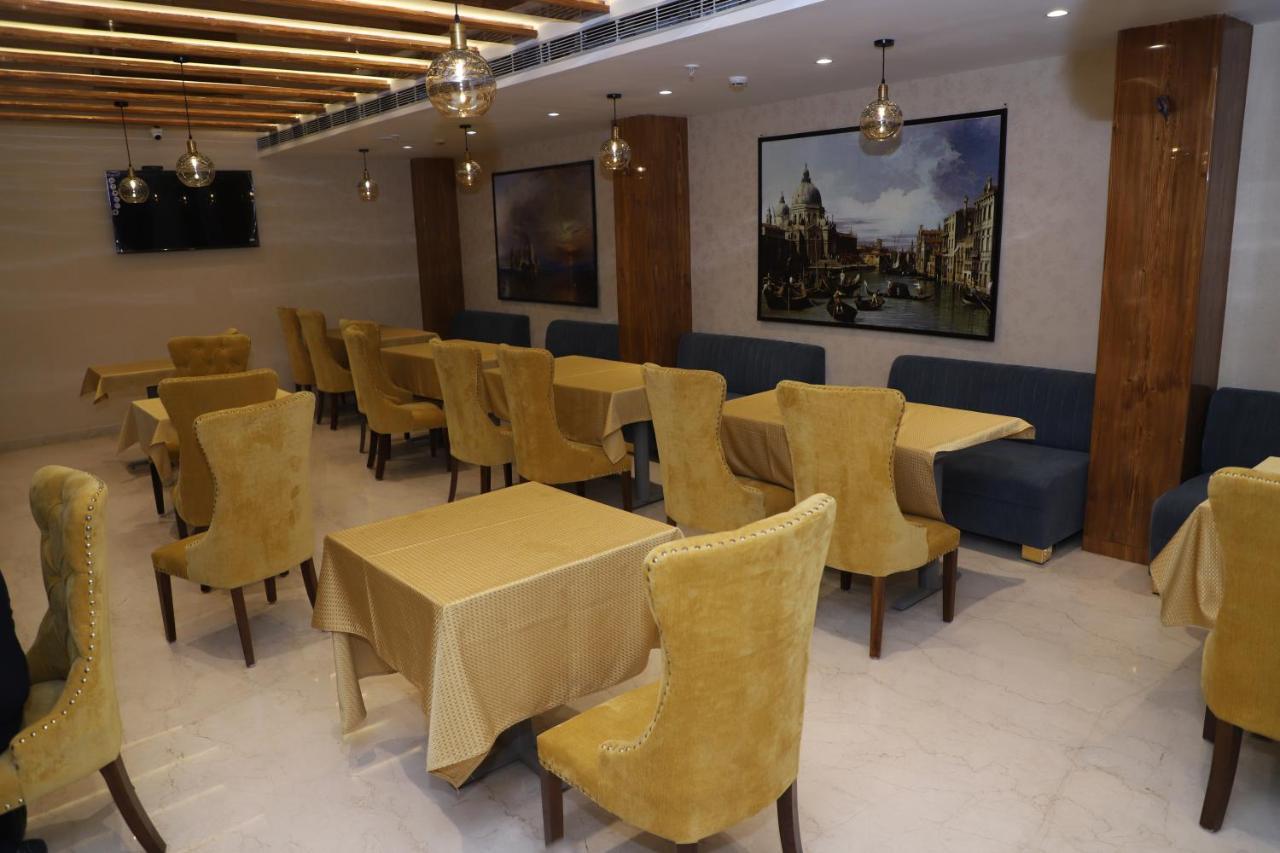 The Royal Class Hotel Gwalijar Zewnętrze zdjęcie