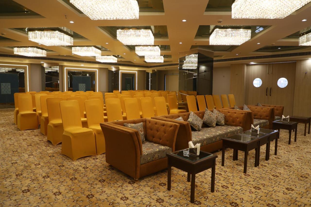 The Royal Class Hotel Gwalijar Zewnętrze zdjęcie
