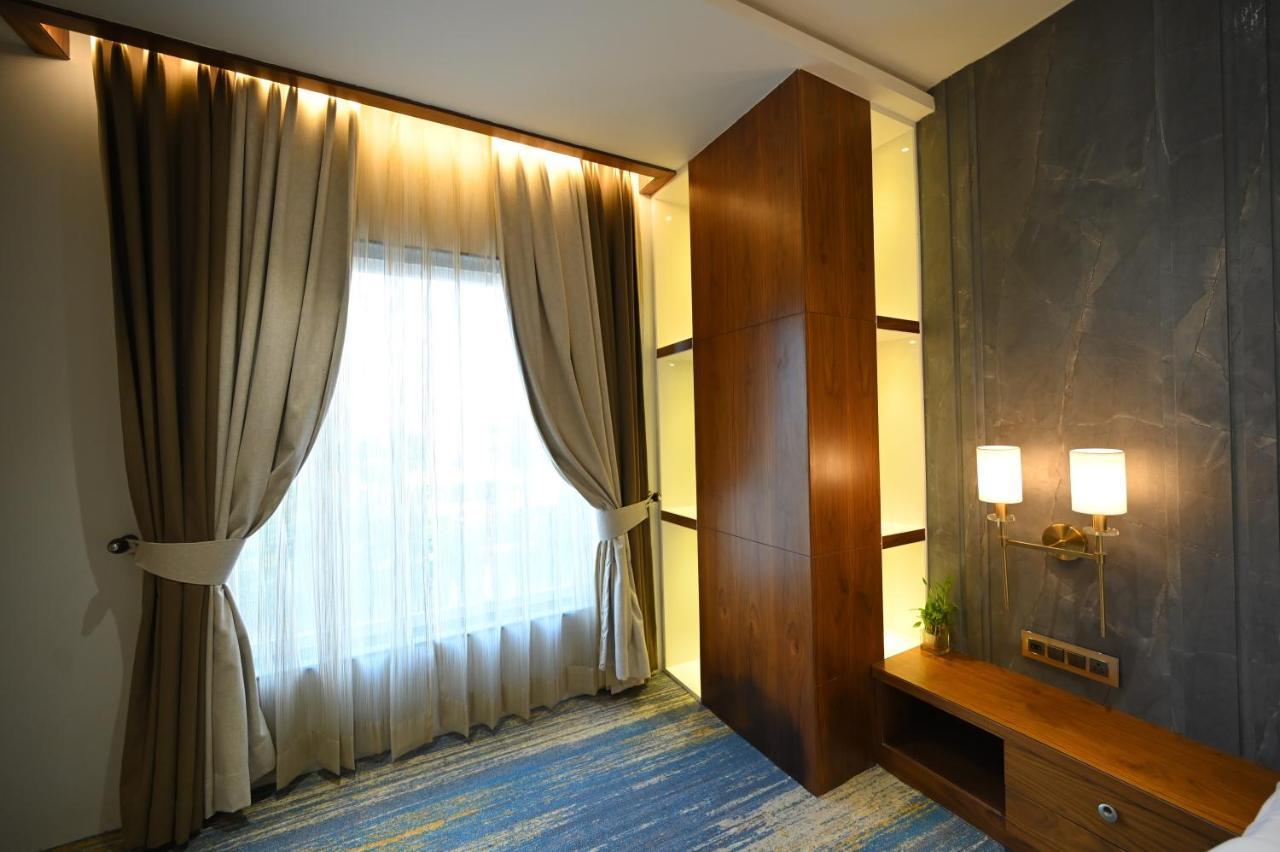 The Royal Class Hotel Gwalijar Zewnętrze zdjęcie